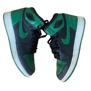 Air Jordan 1 Retro High OG 'Pine Green 2.0